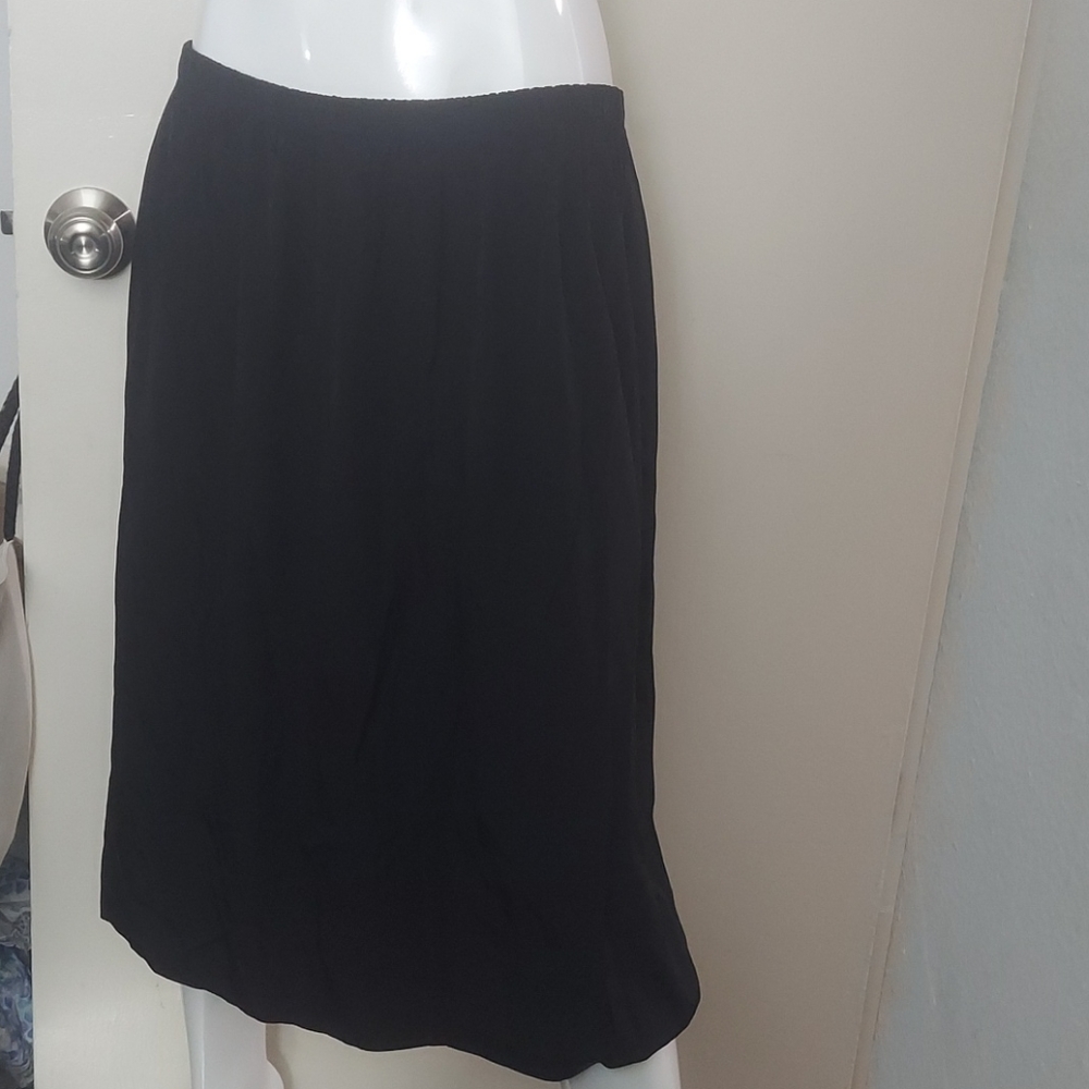 Women's skirt in black